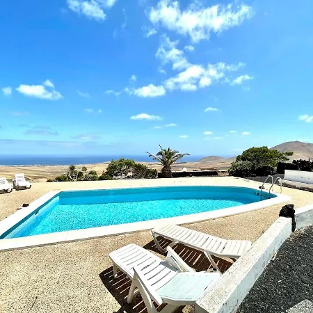 Estupendo apartamento B, con Wifi y vista a Piscina y Oceano Playa Blanca (Lanzarote)
